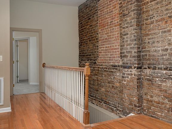 4th image of 153 Howard St