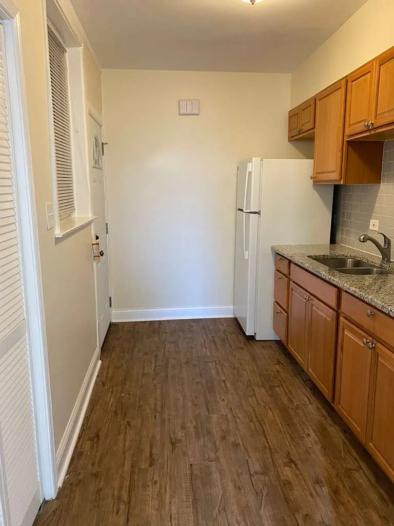 1 bed, 1000 sqft, $1,495 — Photo 4