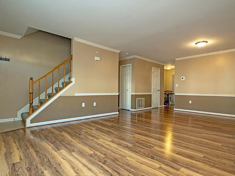 2165 Saint Clair Ct — Photo 3