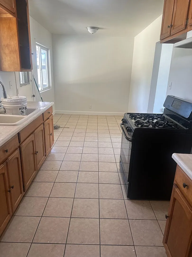 South Bakersfield Home 3 BD 1.5 BA — Photo 3