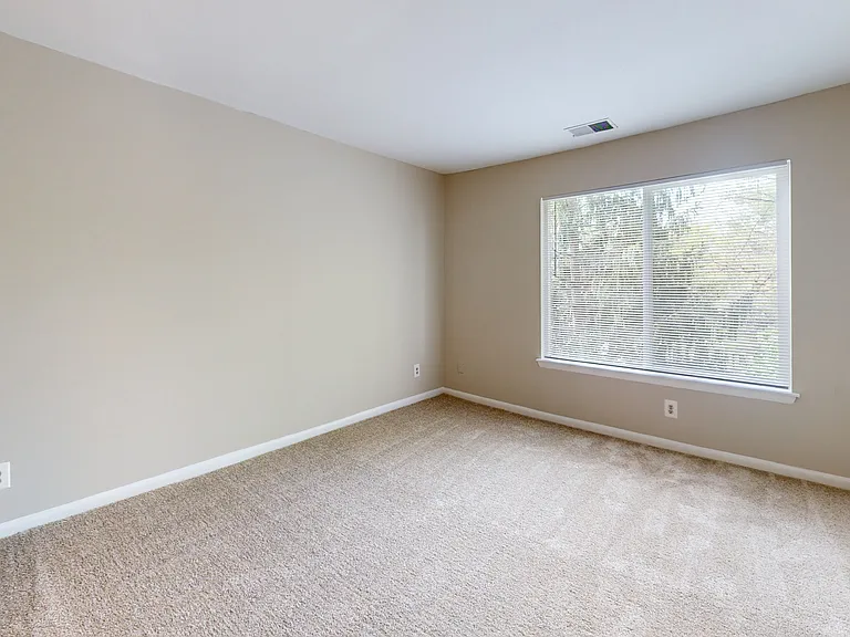 Canterbury Apartments — Photo 108