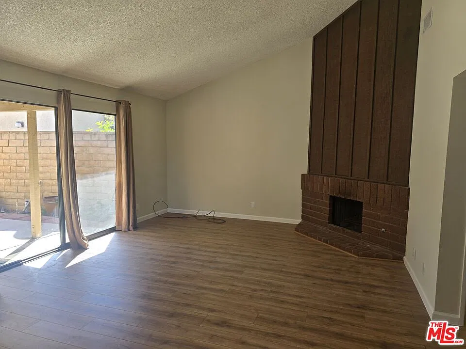 2 bed, 2.0 bath, 1120 sqft, $2,650 — Photo 2