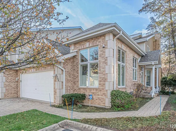 1754 Park Ridge Point, Park Ridge, IL 60068