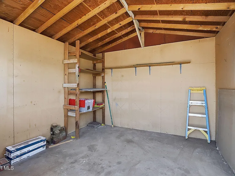 5704 Sage Ct — Photo 37