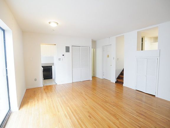 3rd image of 401 E 77th St APT 7C