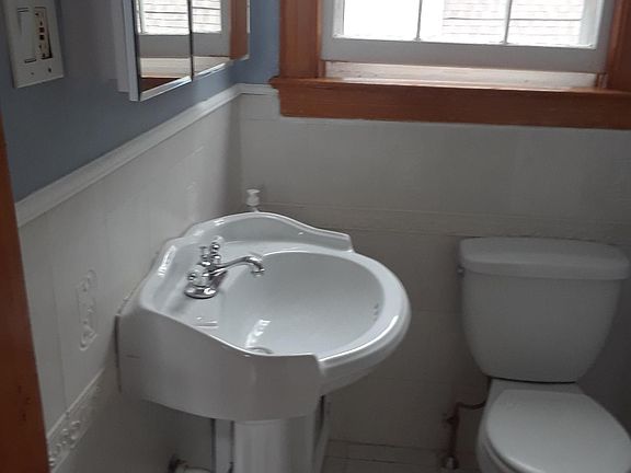 5th image of 417 Dunham Ave Floor 3