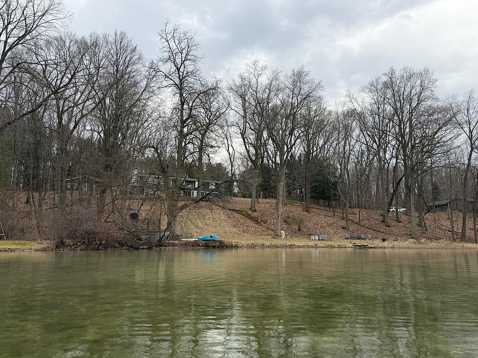 2nd image of 9679 Sterling Rd