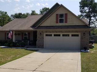 511 Hammond Farms Rd, Hope Mills, NC 28348