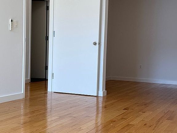 5th image of 362 W 127th St #4A