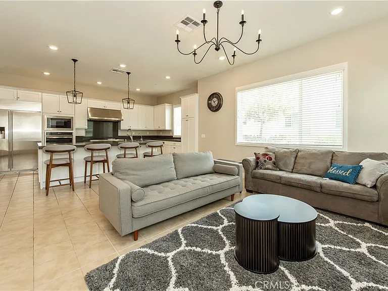 107 Pitch — Photo 3