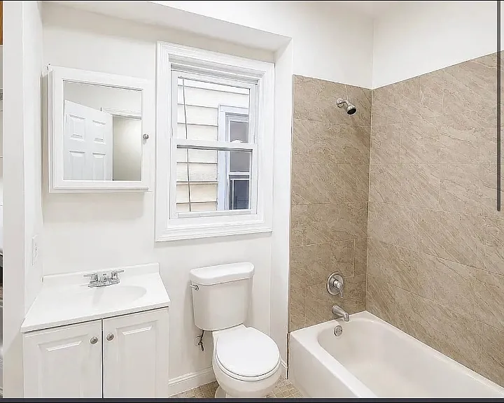 62 N 6th St #2L — Photo 5