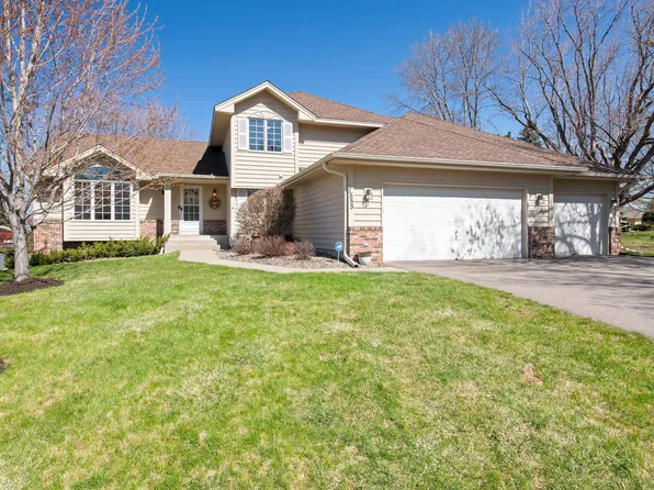 1555 Skyline Trl, Eagan, MN 55121