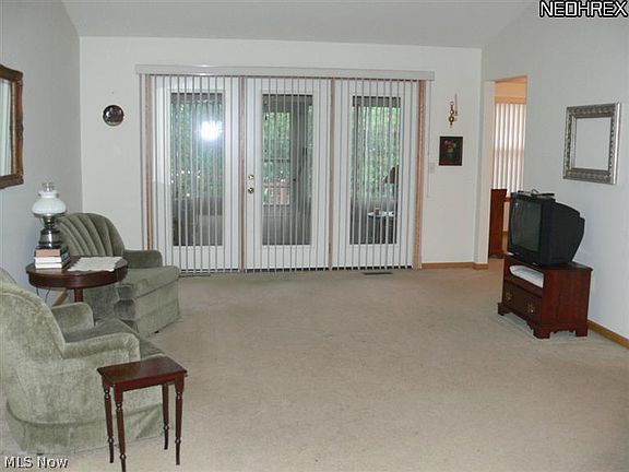 2nd image of 1005 Villa Pl #100
