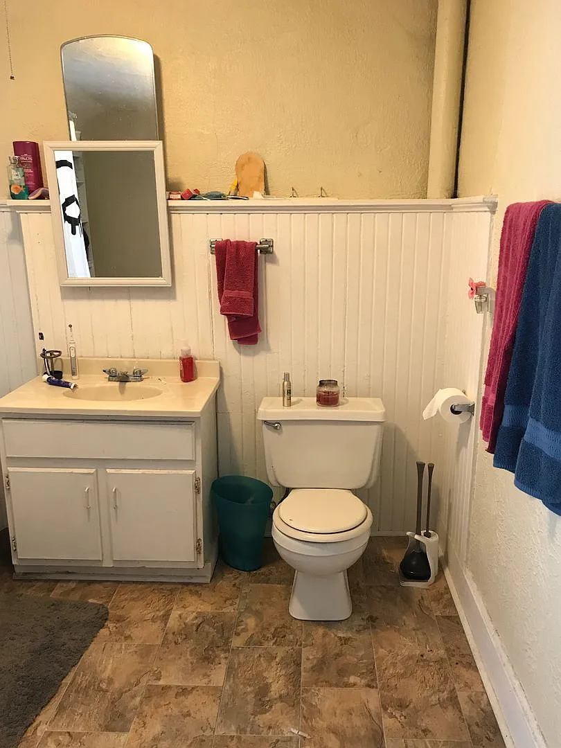 2608 N. Bartlett Ave. Whole House...Available November 1st — Photo 3