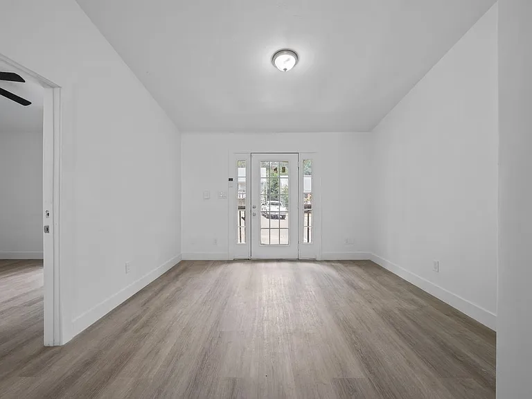 2270 Magnolia Cir #1 — Photo 13