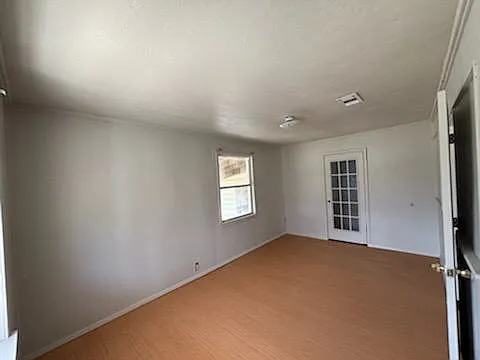 3 bed, 958 sqft, $1,200 — Photo 2