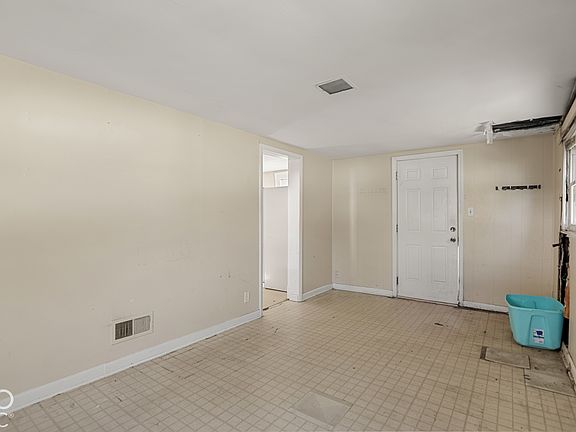 3rd image of 622 W 41st St
