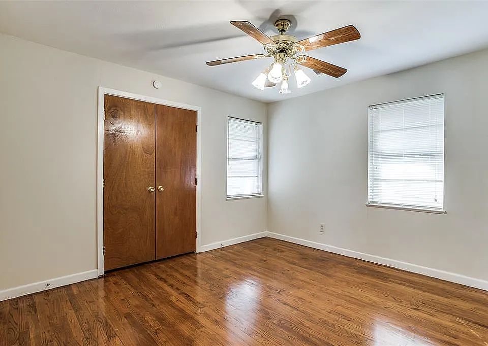 1st image of 109 N Wisteria St