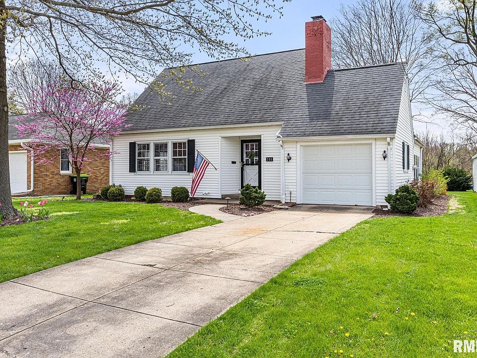 300 Hilldale Ave, Washington, IL 61571 Zillow