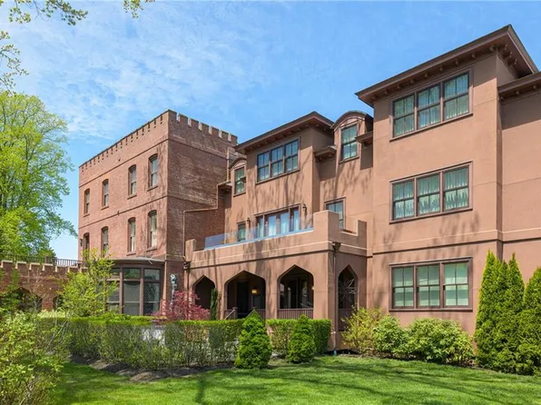 78 Rhode Island Ave APT 8, Newport, RI 02840