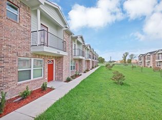 211 Fairfax Ln, Pasadena, TX 77502