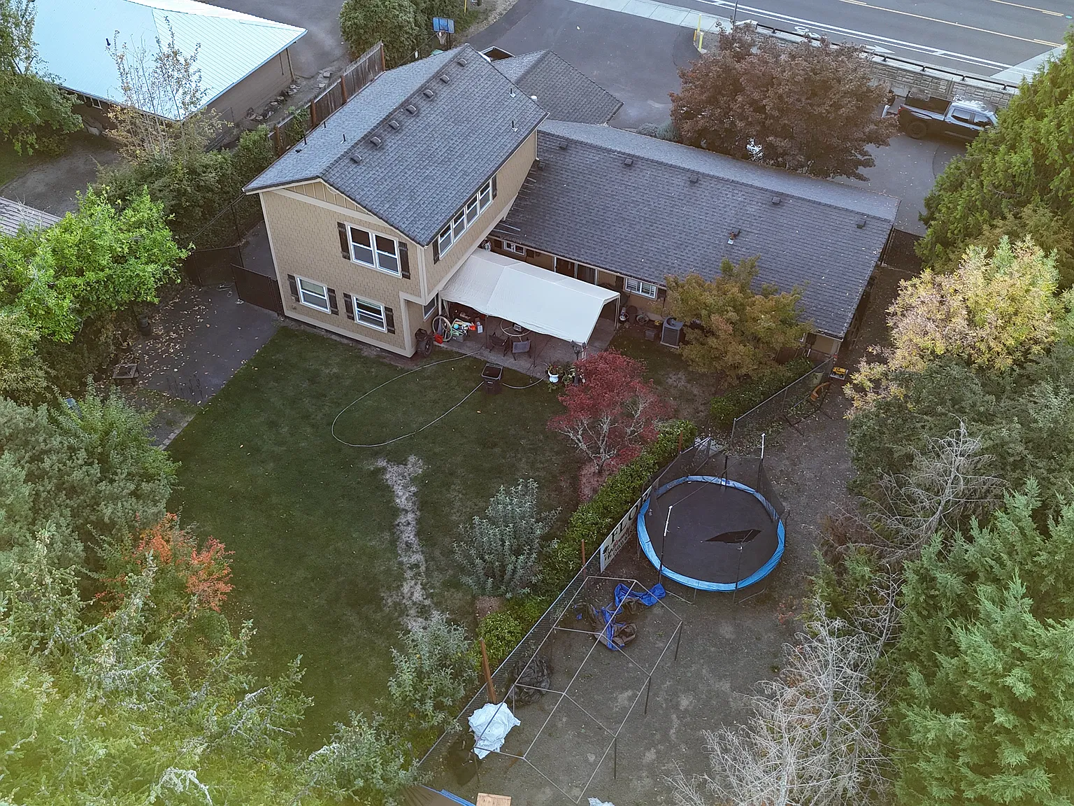 5 bed, 3.5 bath, 3000 sqft, $3,700 — Photo 2