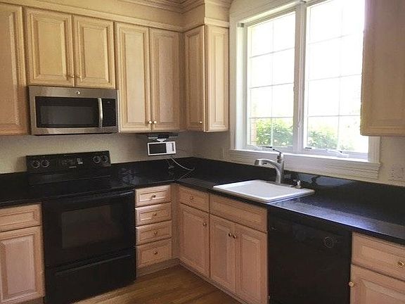 Kitchen (New Appliances were Installed)
