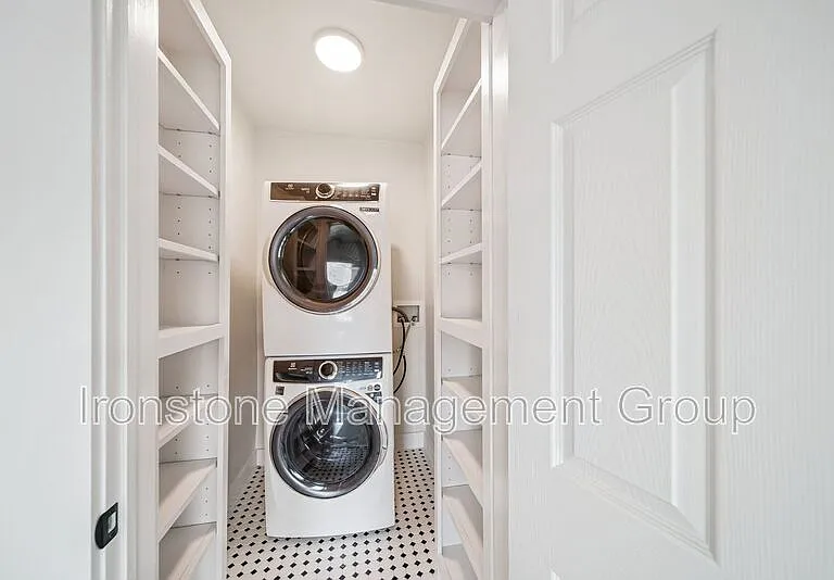 1437 1/2 S Peoria Ave — Photo 24