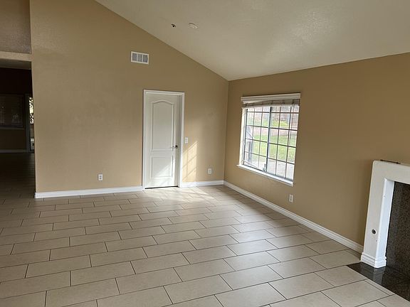 5th image of 13494 Auburn Ct