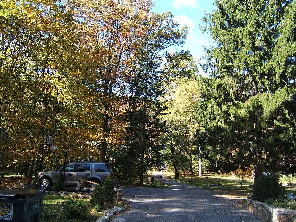 300+ feet driveway. 