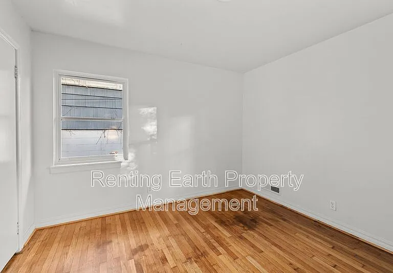 712 84th St S — Photo 16