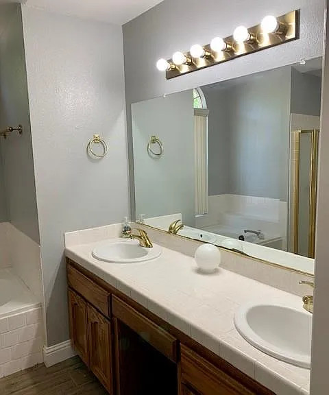 6078 N Hazel Ave — Photo 9