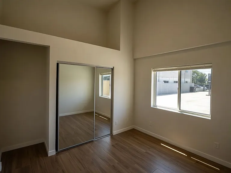 1056 Hoffman Ave #3 — Photo 4