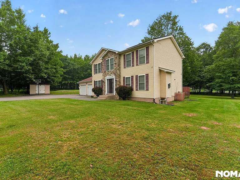 122 Saw Mill Rd — Photo 3