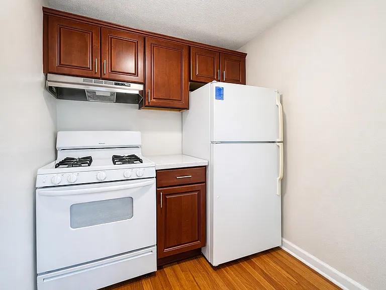 35 Parker St #1 — Photo 4
