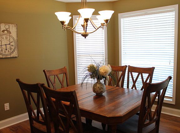5th image of 214 Cove Creek Dr