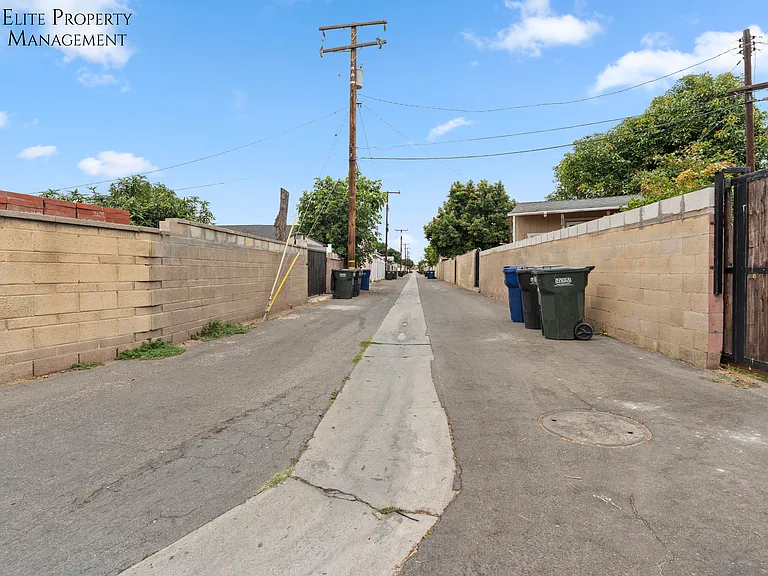 6418 Paramount Blvd #1/2 — Photo 30