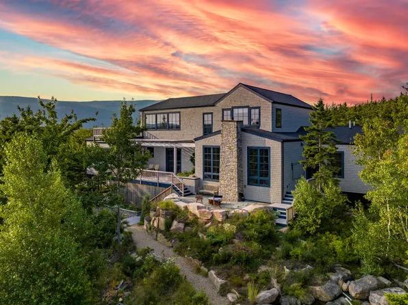 21&10 Phoenix, Bar Harbor, ME 04609