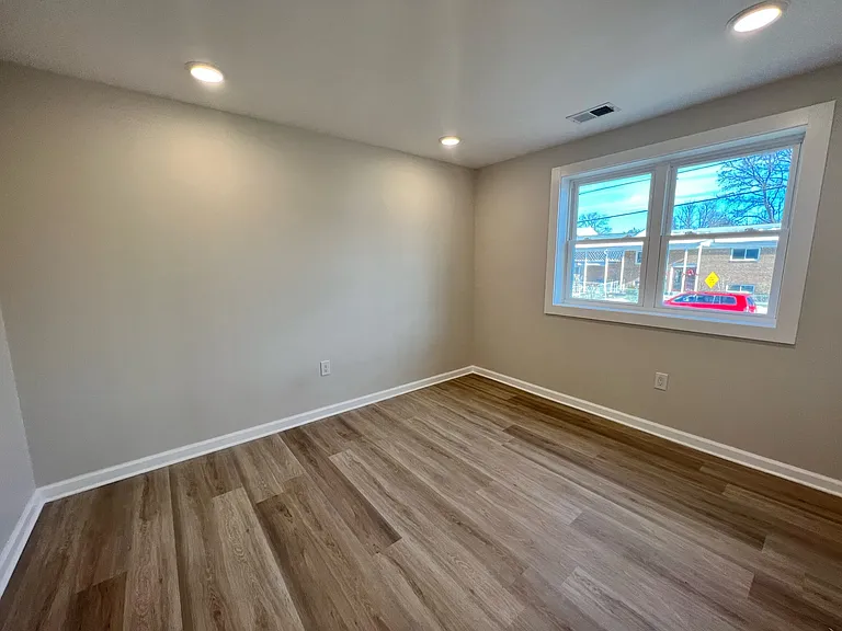 300 59th St NE #3 — Photo 6