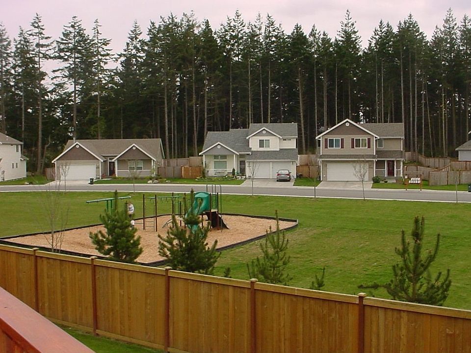 1st image of 1003 NE Kelly Pl
