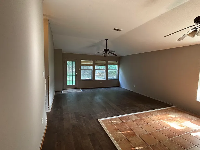 9323 Vernon Ct — Photo 9