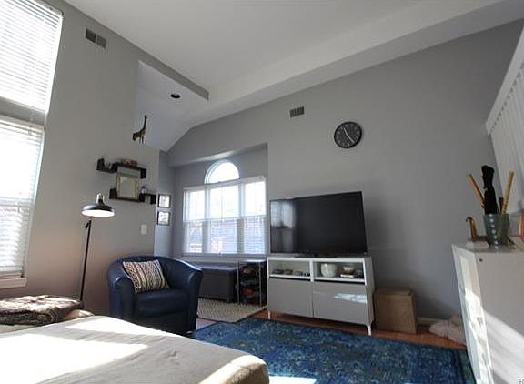5th image of 146 Allenhurst Ave #1