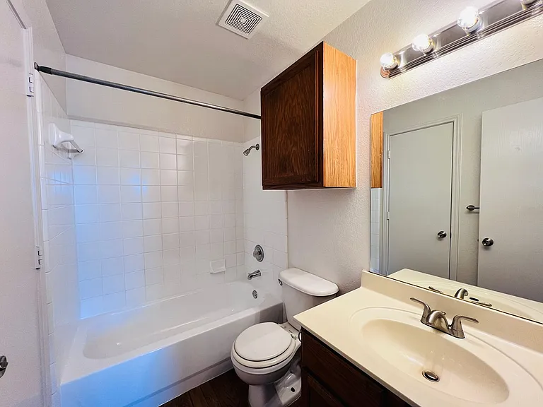 1621 Inca Dr #D — Photo 5