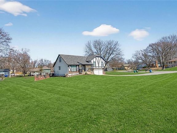 4th image of 5660 Meadow Heights Dr