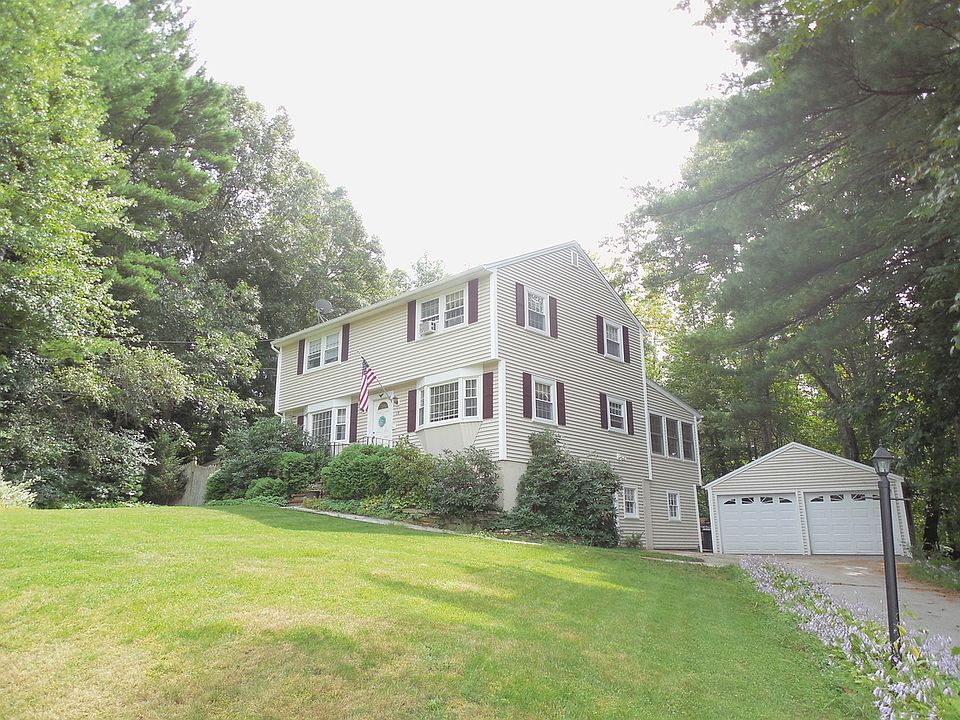 1st image of 10 Barkland Dr