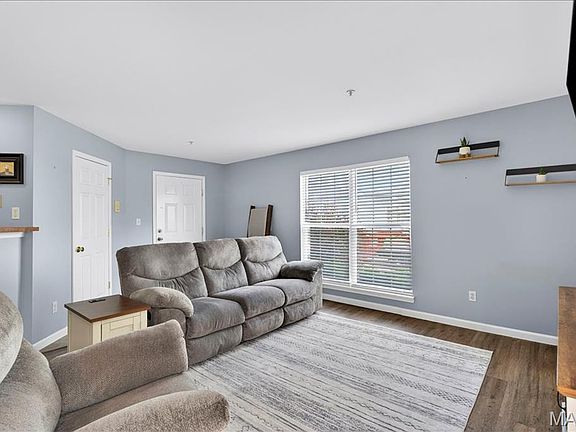 3rd image of 6 Homefield Gardens Dr Unit 15N