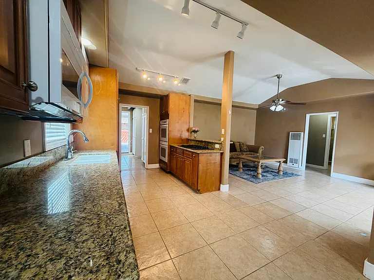 4229 W Regent Dr — Photo 7