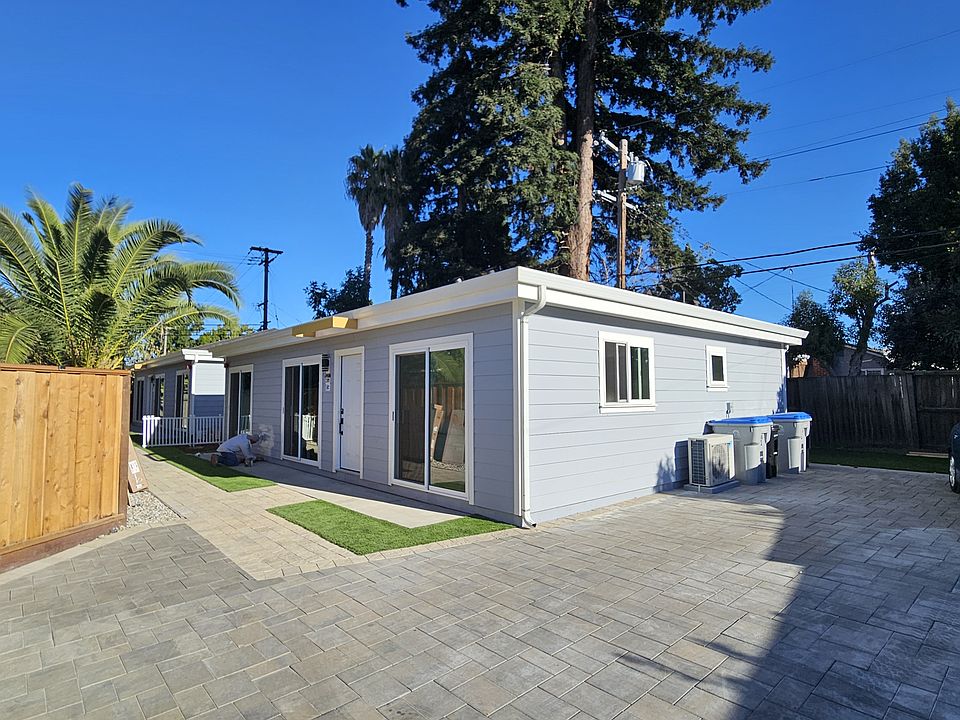 1st image of 2968 Driftwood Dr #2