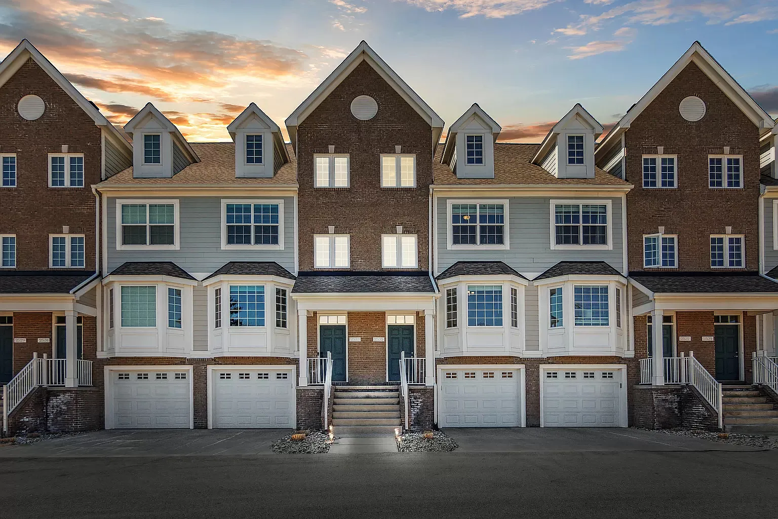 3 bed, 3.5 bath, 2197 sqft, $3,295 — Photo 1