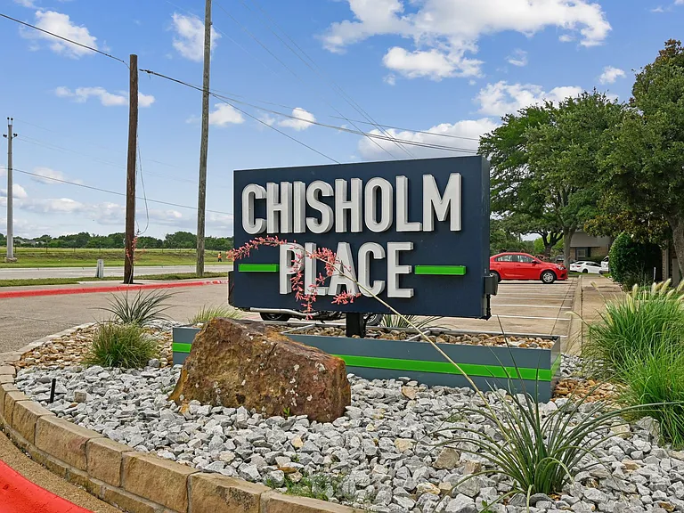 Chisholm Place — Photo 3